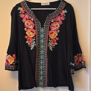 Impressions Bell Sleeve Embroidered Blouse/ L
100% Rayon. Beautiful Embroidery